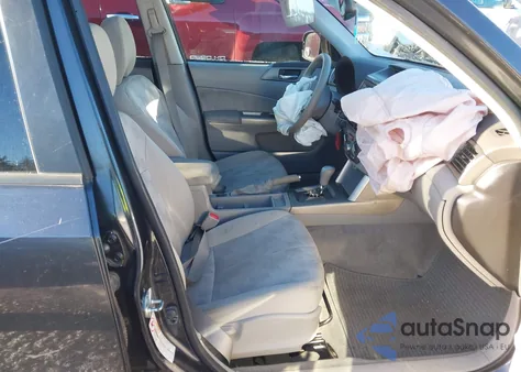 2010 Subaru Forester 2.5X Premium из США, поврежденный, VIN JF2SH6CC1AH905653